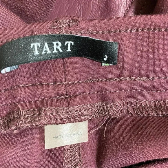 TART size 2 maroon faux leather front leggings pants - Picture 4 of 6